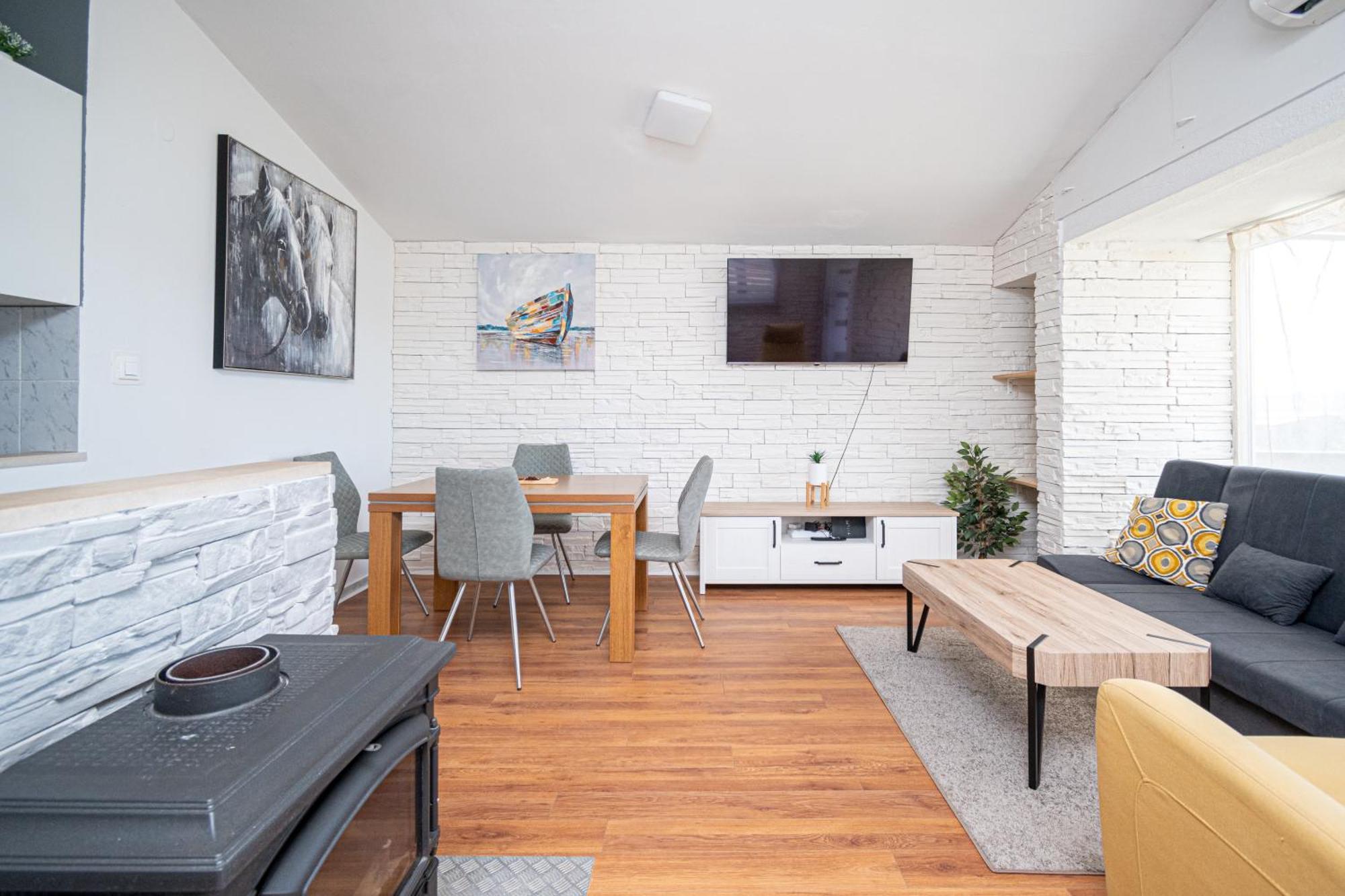 פוסדריה Apartment Dalmatino מראה חיצוני תמונה
